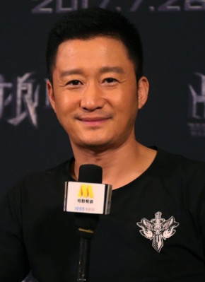 清纯校花挨脔日常h多人小珊